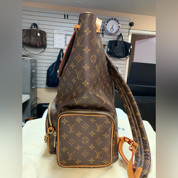 Louis Vuitton Trio Monogram Backpack - Picture 15 of 16